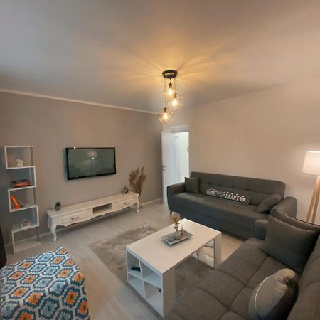 Hotspot Apartments - City Center Pristina Extérieur photo